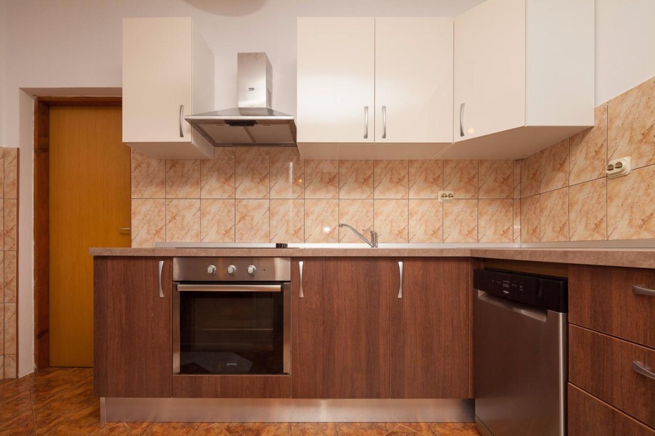 Spacious Apartment With Parking&Garden Marčana Exterior foto