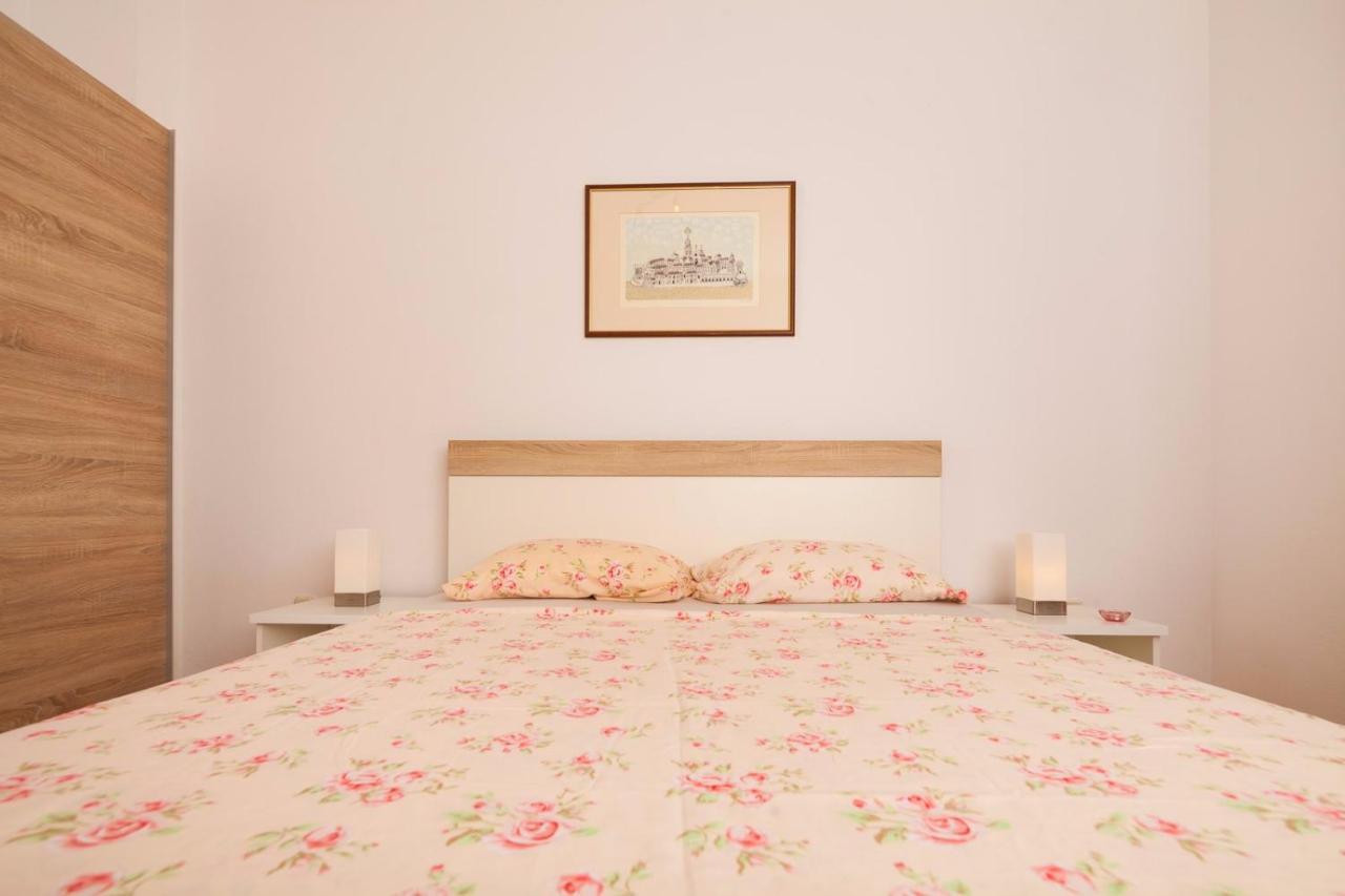Spacious Apartment With Parking&Garden Marčana Exterior foto