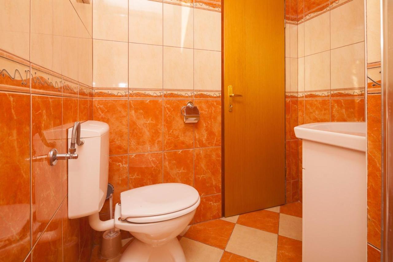 Spacious Apartment With Parking&Garden Marčana Exterior foto